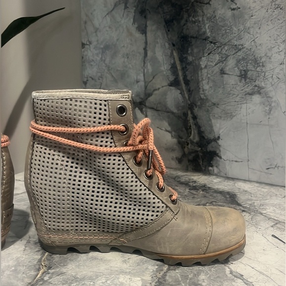 Sorel 1964 Premium Wedge || Rare Perforated Lace Wedge - Picture 10 of 15
